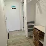 Spacious In Sunny Minutes To Апартаменты Лориньян