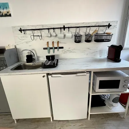 Spacious In Sunny Minutes To Апартаменты *