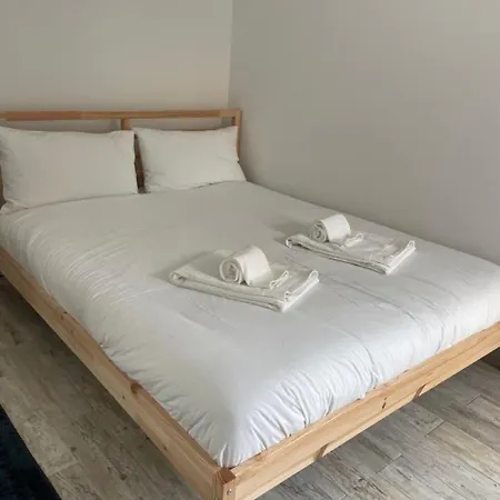 Apartment Spacious In Sunny Minutes To *