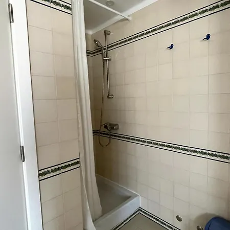 Spacious In Sunny Minutes To Apartment *