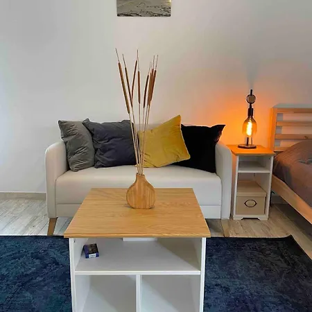 Spacious In Sunny Minutes To Апартаменты Лориньян