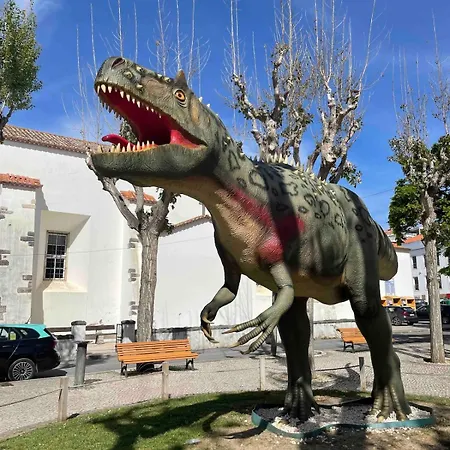 Spacious In Sunny Minutes To Apartman