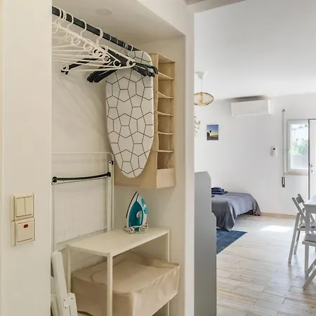 Spacious In Sunny Minutes To Апартаменты