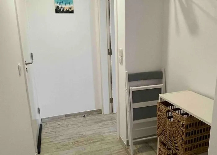 Spacious In Sunny Minutes To Appartamento Lourinhã